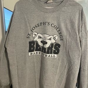 COLLEGE BASKETBALL TEE